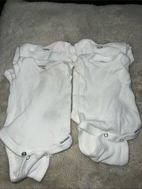Gerber White Infant Short-Sleeve Onesies Set